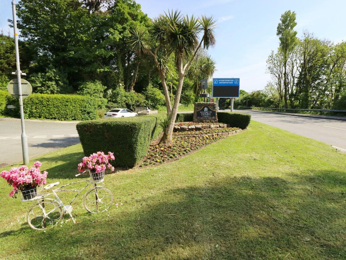 Habititabities Hotel Tenby Exterior photo